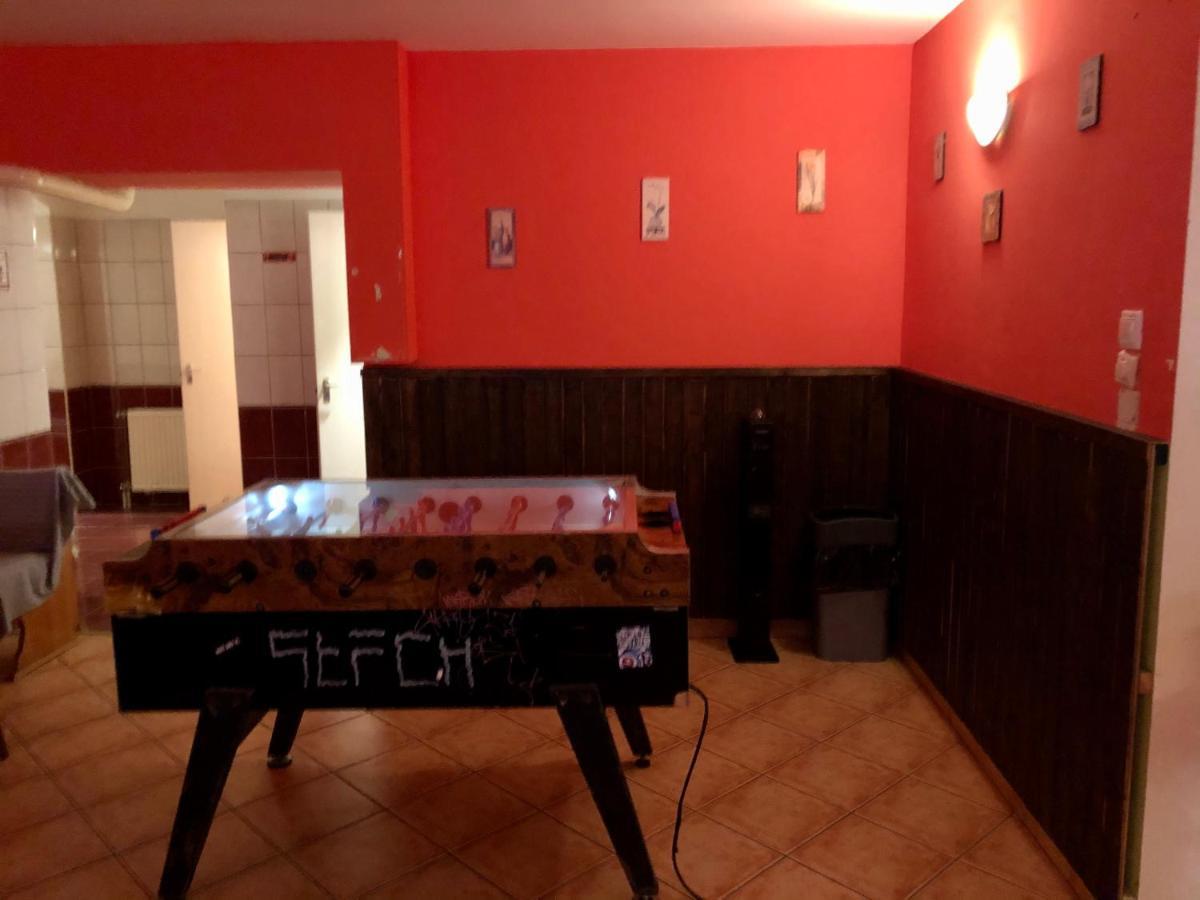 Whole basement former pub3 for bachelor / bachelorette party Budapest Eksteriør bilde